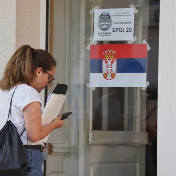 Lokalni izbori u Zaječaru i Kosjeriću: Biračka mesta otvorena u 7 sati; Objavljen prvi presek izlaznosti FOTO
